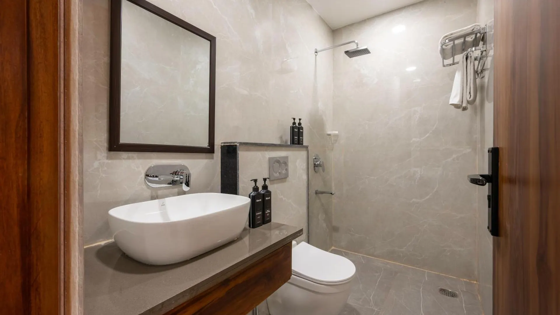 Wandr Hotel Golf Course Road, Near Cyber City, Gurugram グルガウン