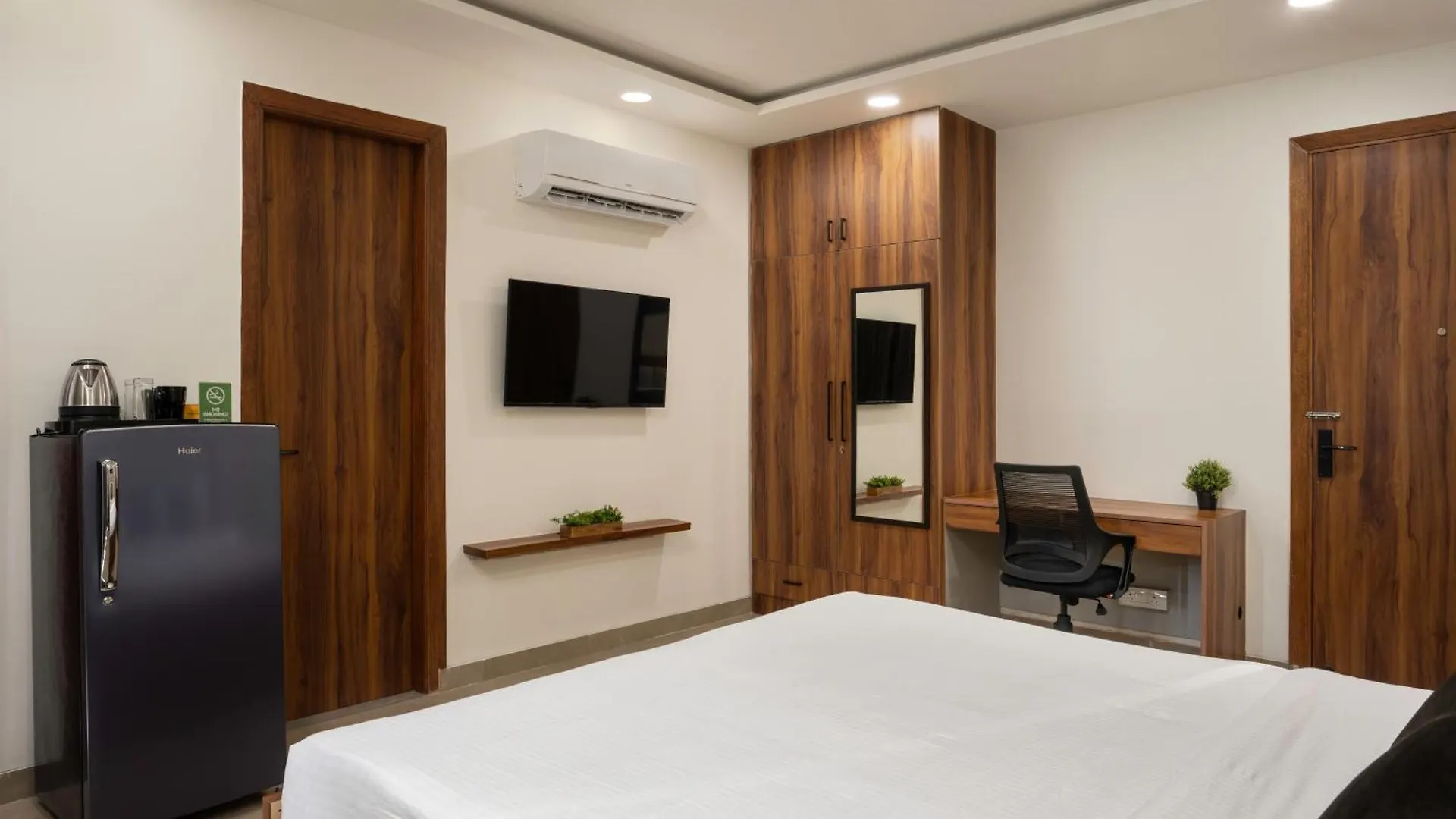 Wandr Hotel Golf Course Road, Near Cyber City, Gurugram グルガウン