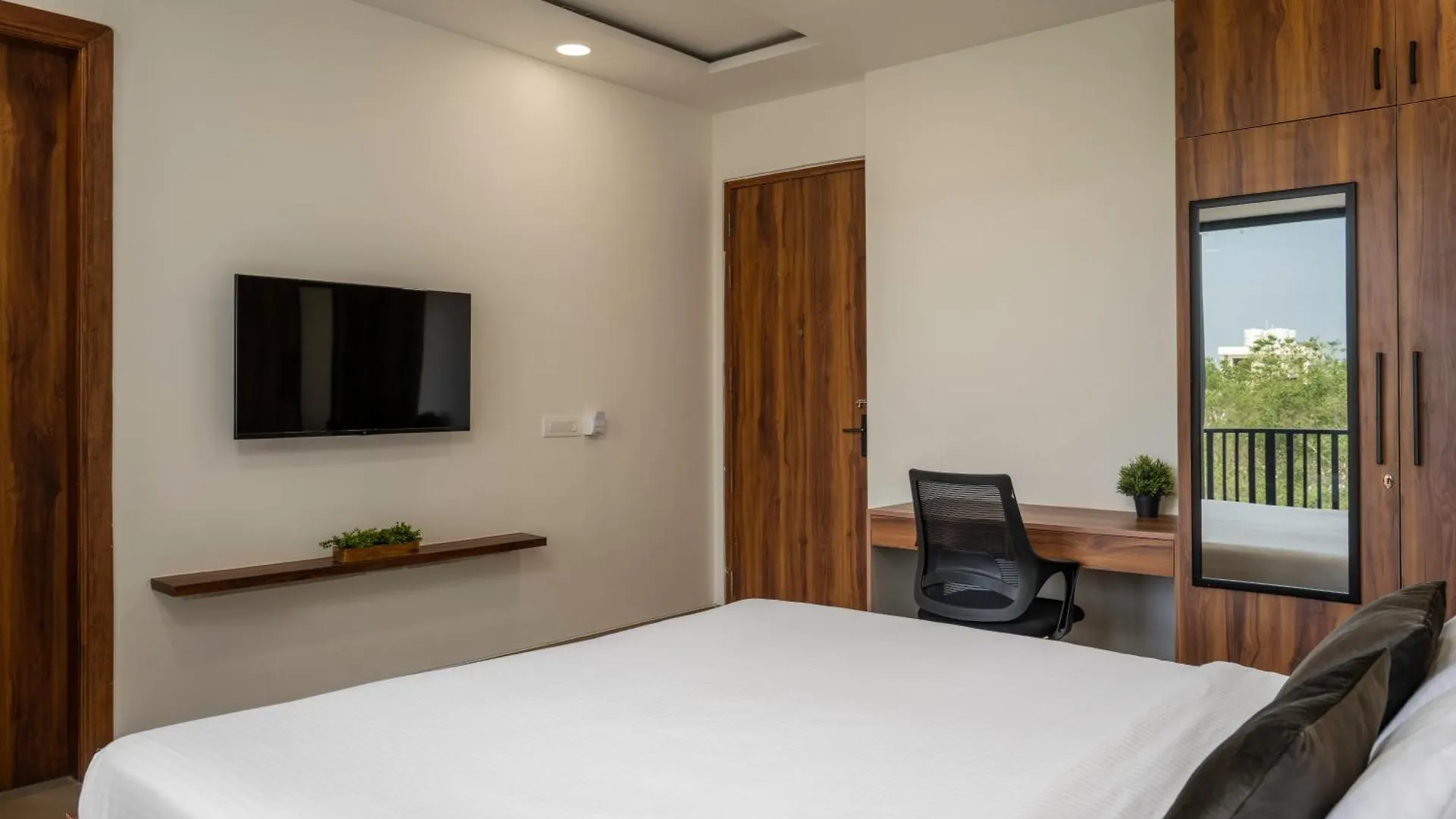 Wandr Hotel Golf Course Road, Near Cyber City, Gurugram グルガウン